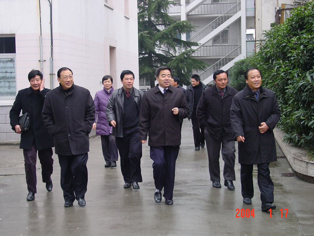 4時任江蘇省水利廳呂振霖廳長蒞臨公司檢查指導.JPG